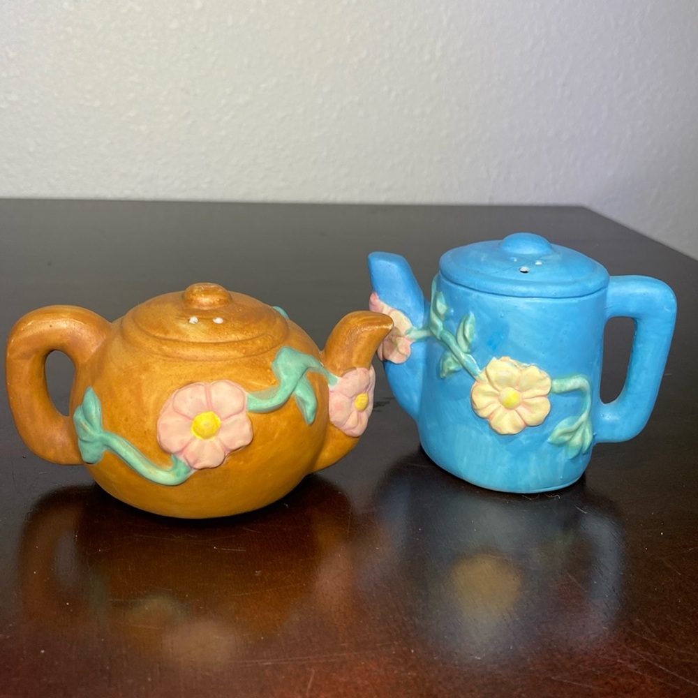 Vintage 1992 Albert Price Stoneware Floral Teapots Salt and Pepper Shakers